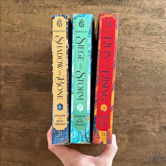 Grishaverse Trilogy Book Set - Picture 3 of 3